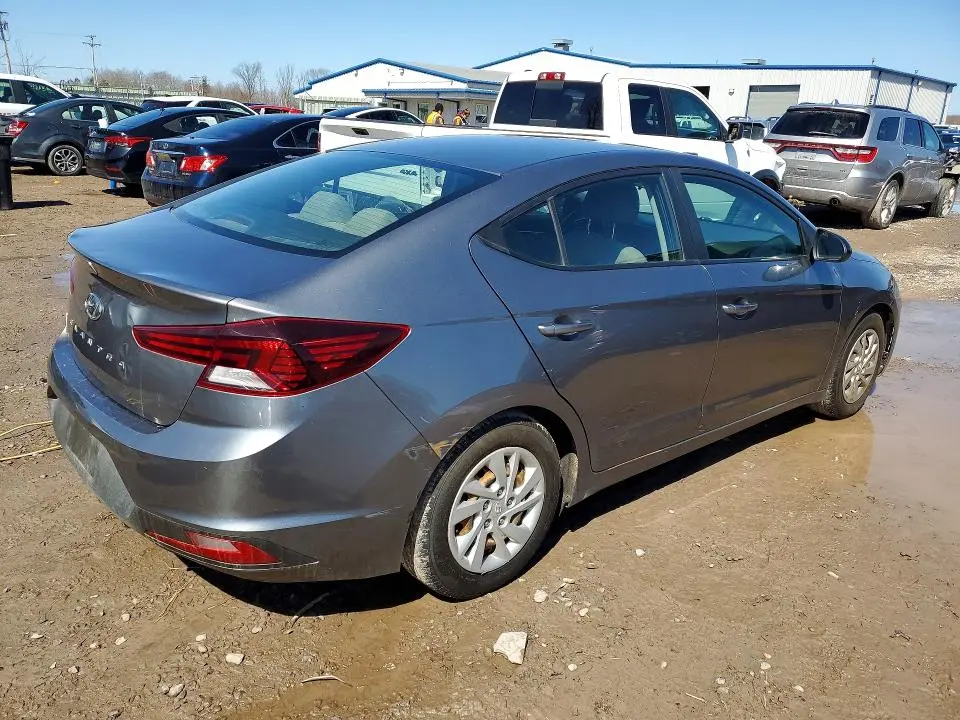 2019 HYUNDAI ELANTRA SE  