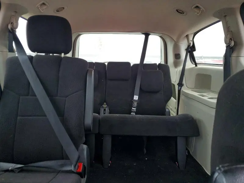 2013 DODGE GRAND CARAVAN SE  