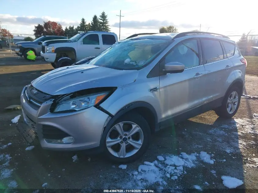2016 FORD ESCAPE SE