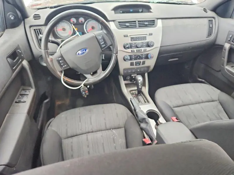 2010 FORD FOCUS SE  