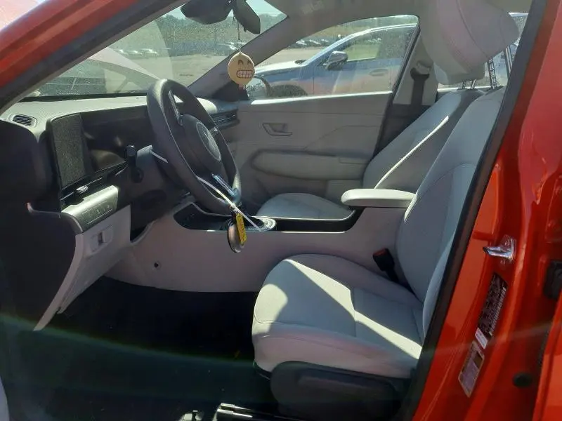 2024 HYUNDAI KONA SE  