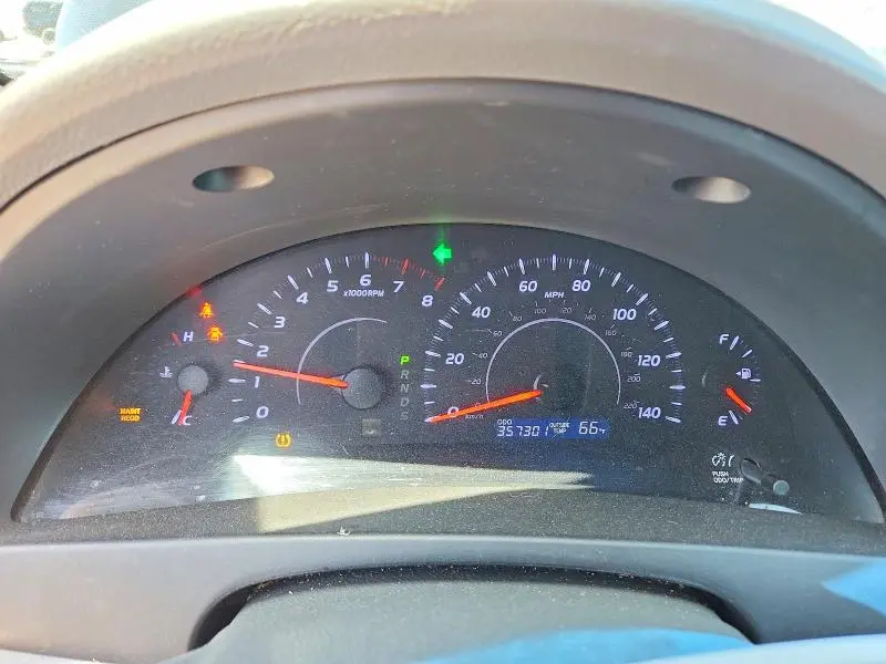 2010 TOYOTA CAMRY LE  