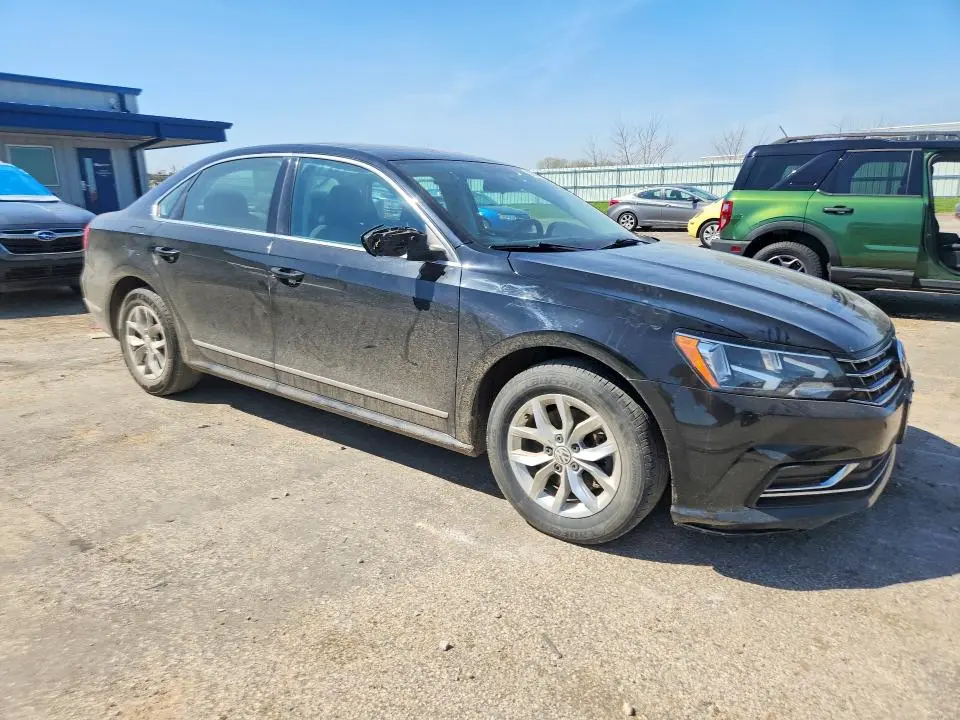 2016 VOLKSWAGEN PASSAT S  