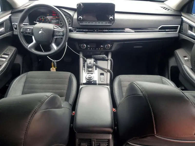 2023 MITSUBISHI OUTLANDER SE  