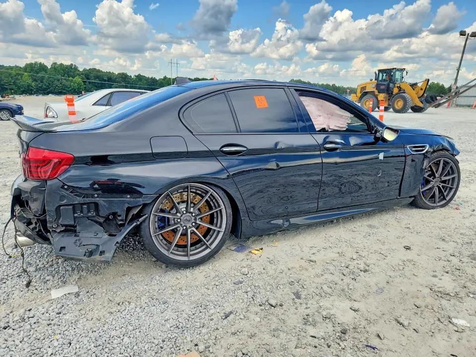 2016 BMW M5   