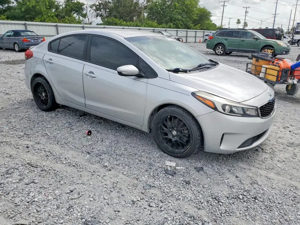 2017 KIA FORTE LX  