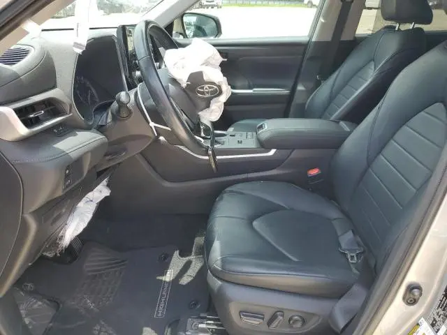 2020 TOYOTA HIGHLANDER XLE  