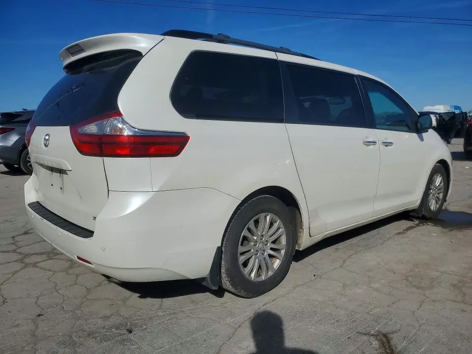 2017 TOYOTA SIENNA XLE 8-PASSENGER  