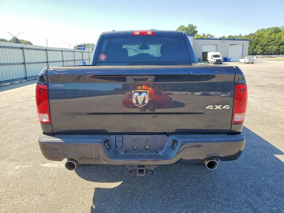 2013 RAM 1500 ST  