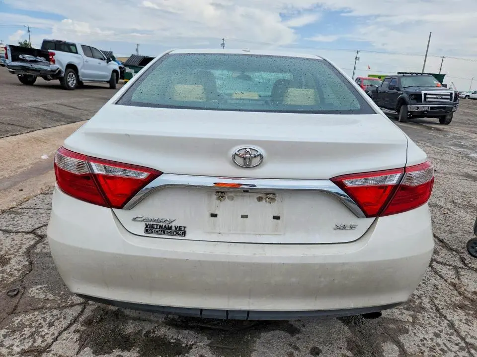2017 TOYOTA CAMRY XLE  