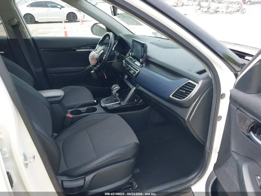 2023 KIA SELTOS S