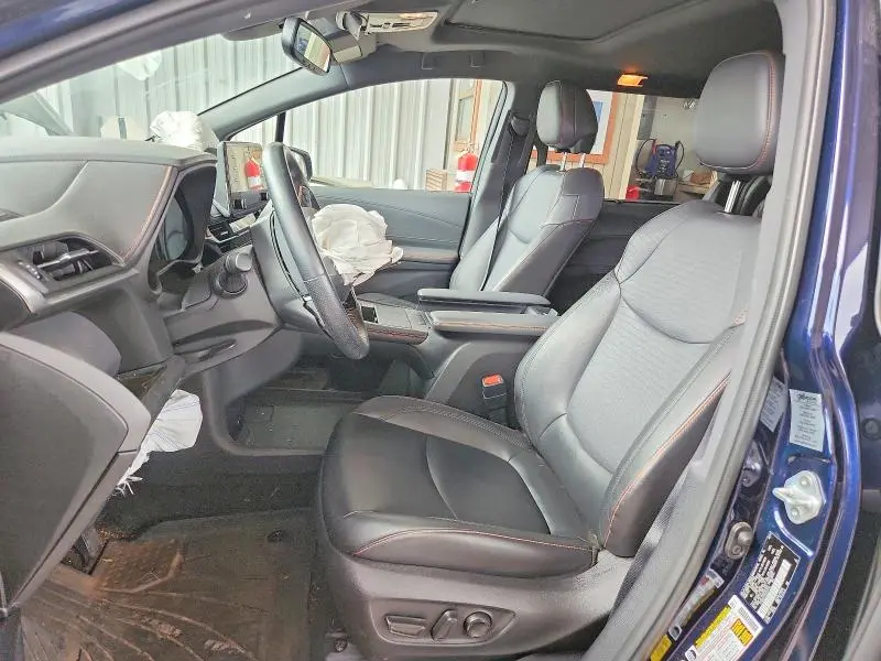 2021 TOYOTA SIENNA XSE  