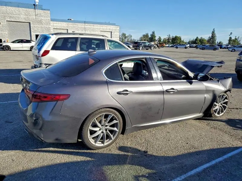 2017 ALFA ROMEO GIULIA TI  