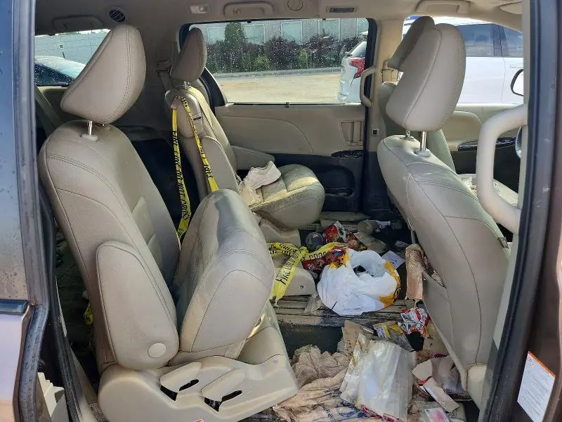 2020 TOYOTA SIENNA XLE 8-PASSENGER  