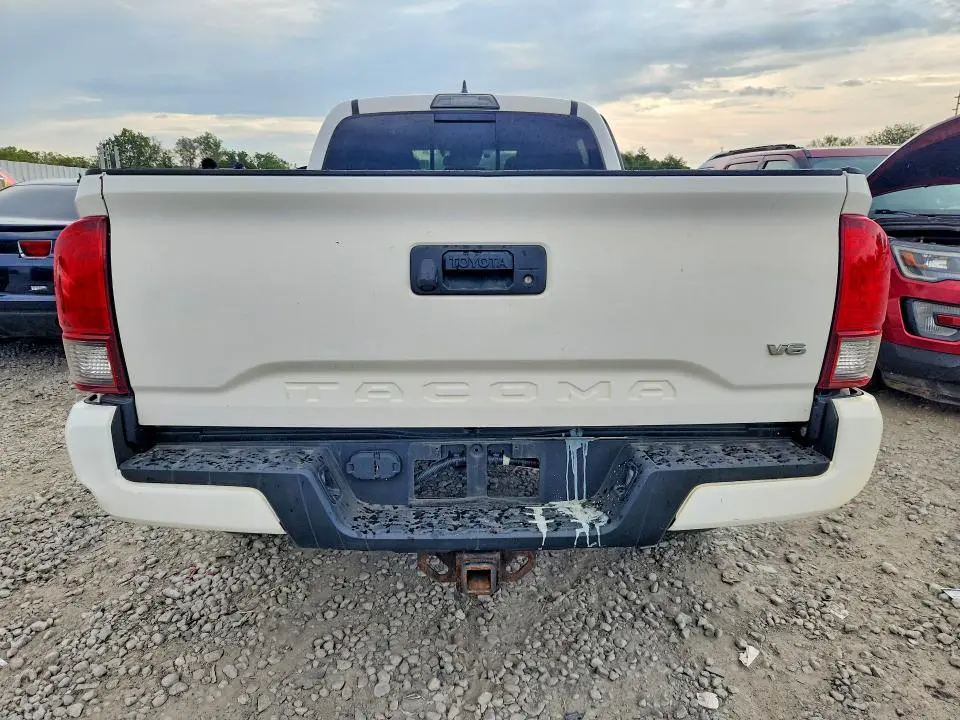2019 TOYOTA TACOMA SR5 V6  
