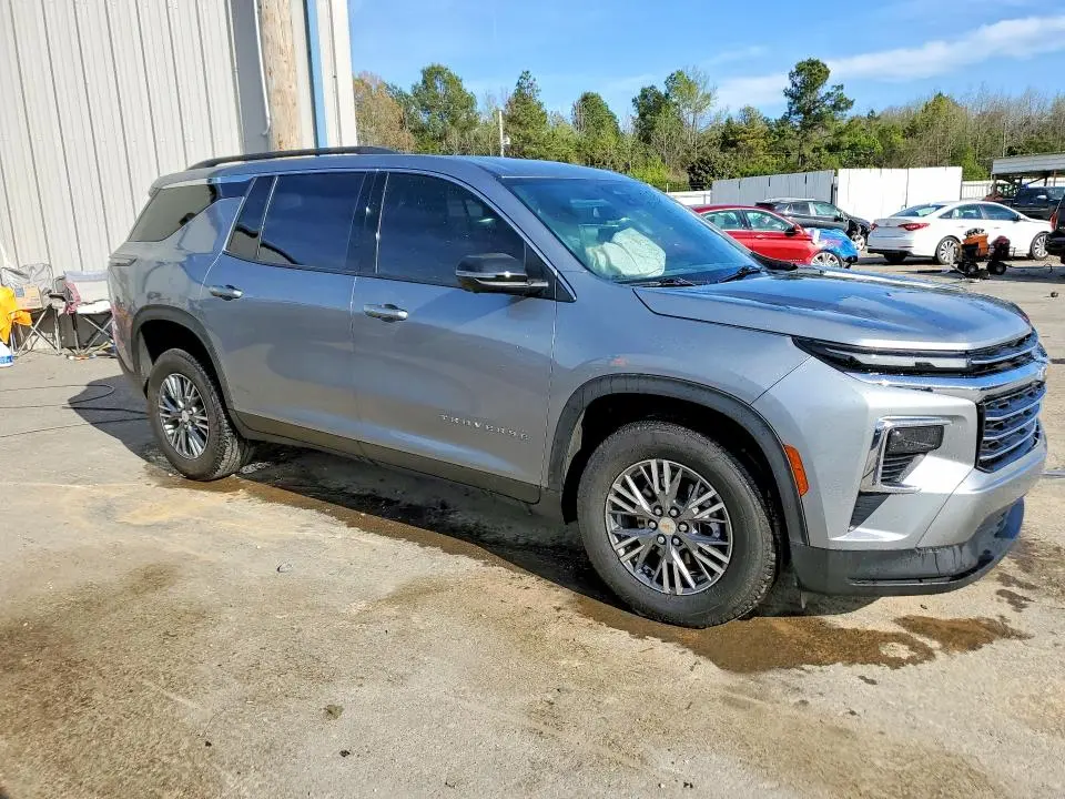 2024 CHEVROLET TRAVERSE LT  