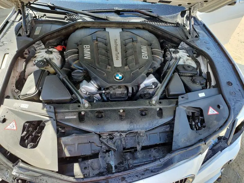2012 BMW 750 XI  