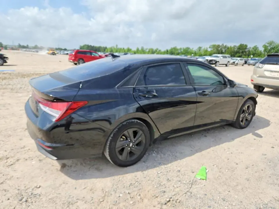 2022 HYUNDAI ELANTRA   