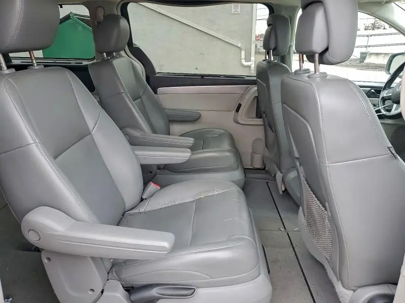 2013 VOLKSWAGEN ROUTAN SE  