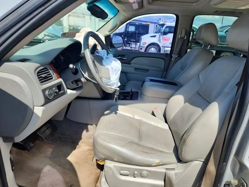2011 CHEVROLET TAHOE C1500 LTZ  