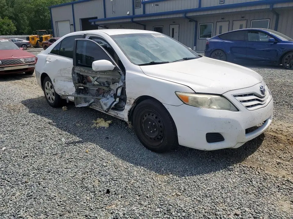 2010 TOYOTA CAMRY LE  