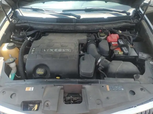 2013 LINCOLN MKT