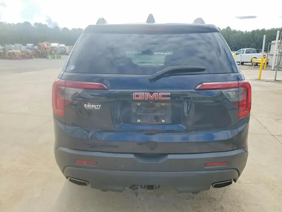 2021 GMC ACADIA SLT  