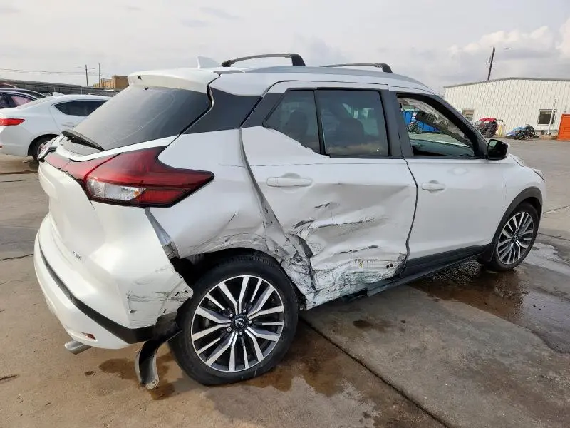 2022 NISSAN KICKS SV  
