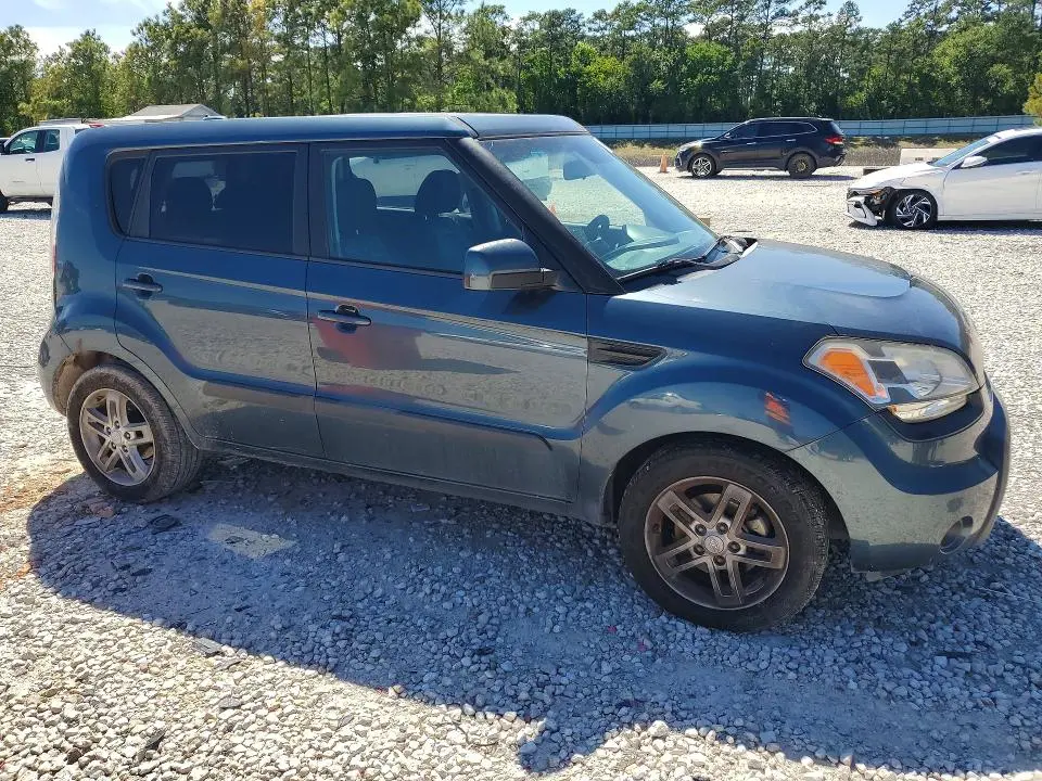 2011 KIA SOUL +  