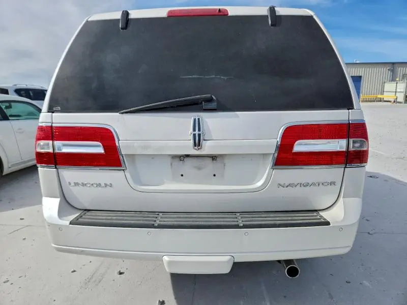 2011 LINCOLN NAVIGATOR   