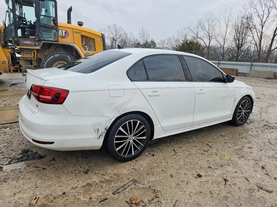 2016 VOLKSWAGEN JETTA SPORT  