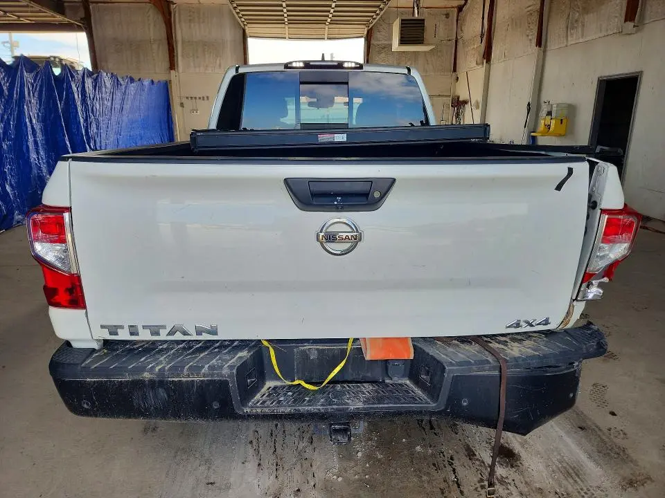 2022 NISSAN TITAN S  