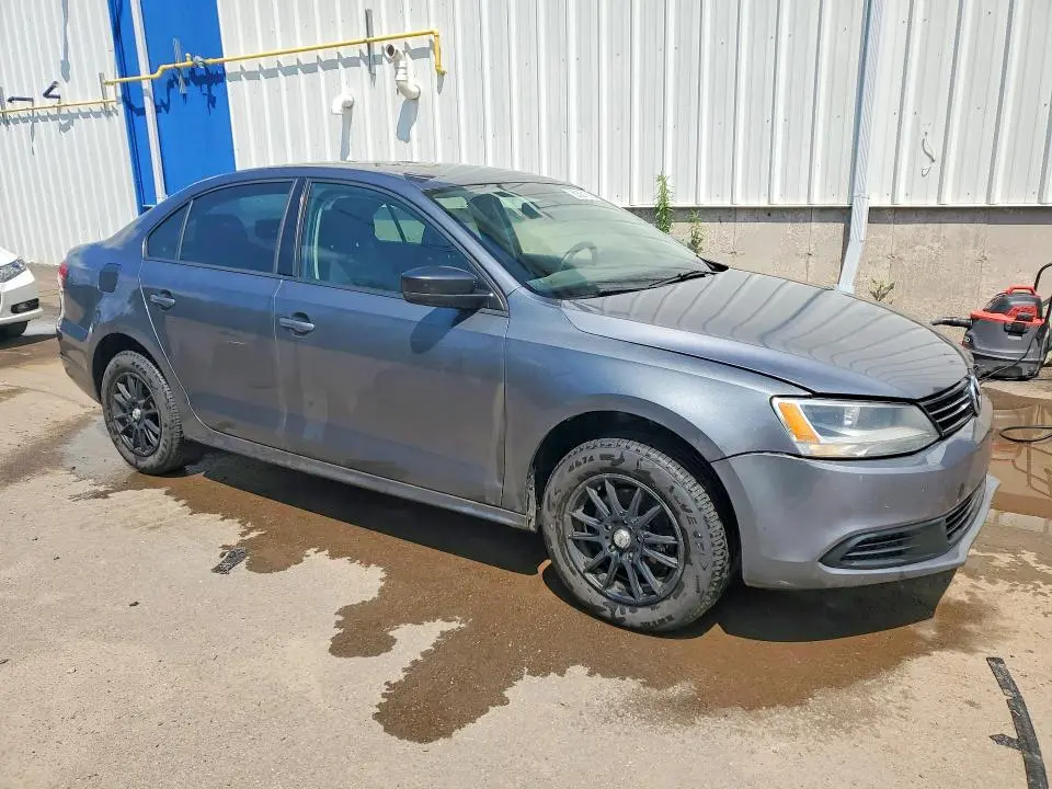 2013 VOLKSWAGEN JETTA BASE  