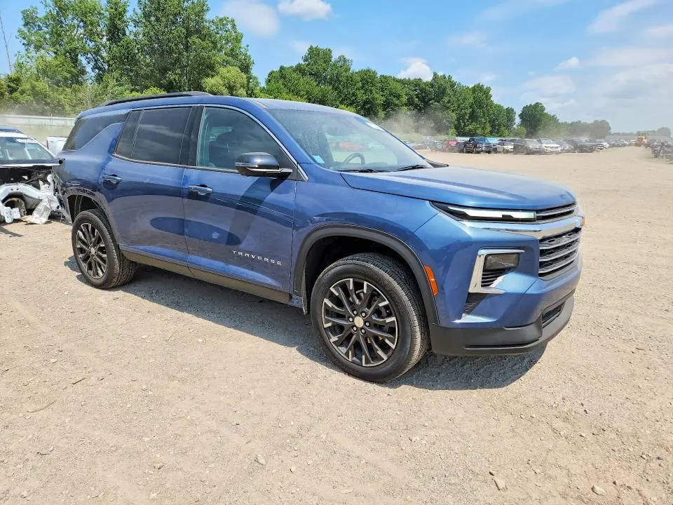 2024 CHEVROLET TRAVERSE LT  