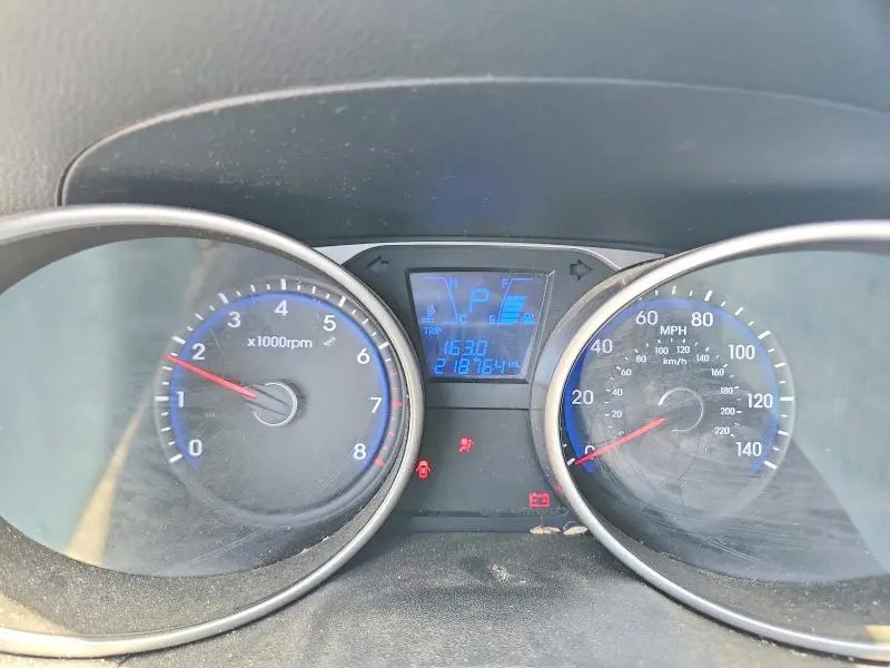 2015 HYUNDAI TUCSON SE  