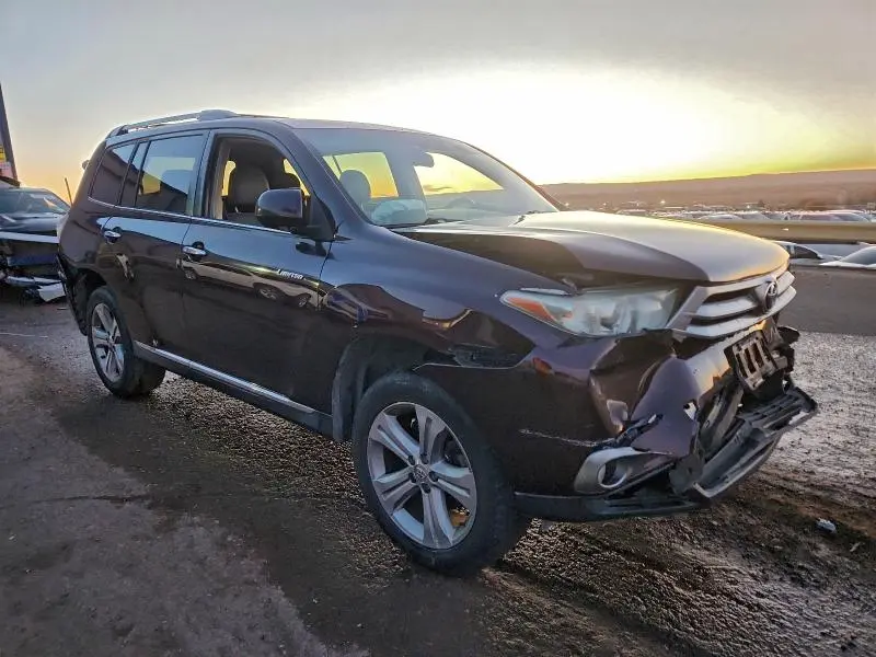 2013 TOYOTA HIGHLANDER LIMITED  