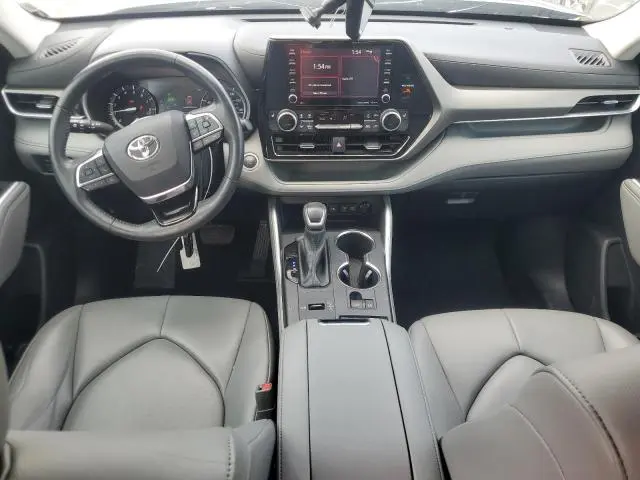 2021 TOYOTA HIGHLANDER XLE  