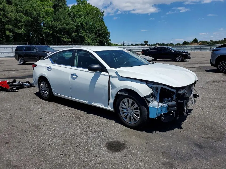 2024 NISSAN ALTIMA S  
