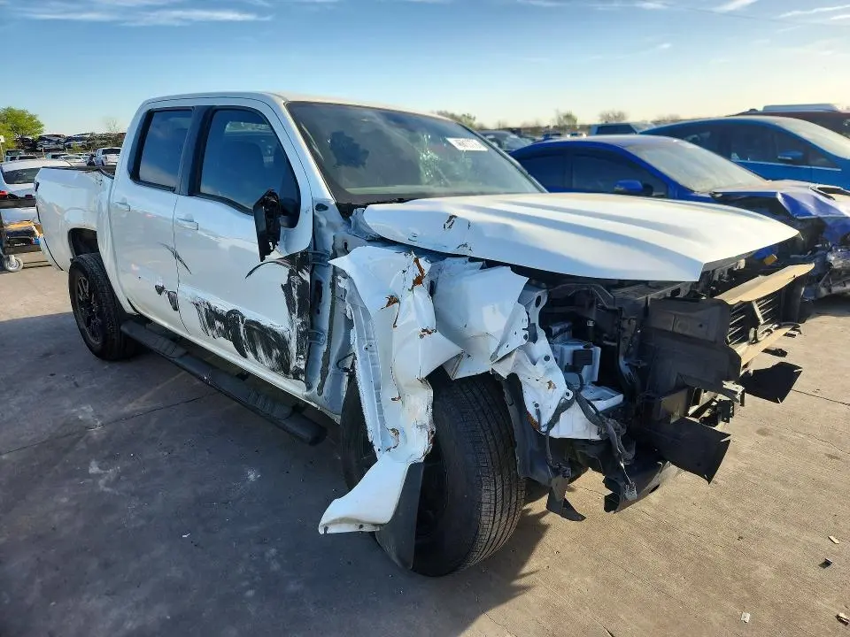 2023 NISSAN FRONTIER SV  