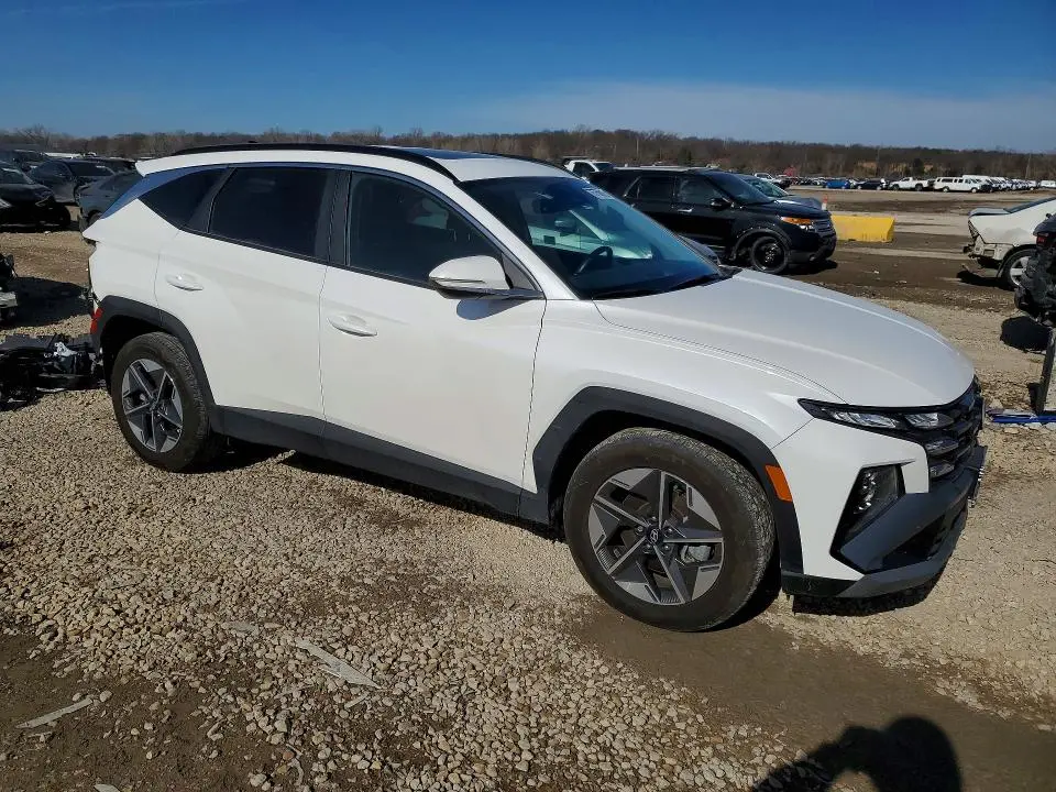 2025 HYUNDAI TUCSON SEL  