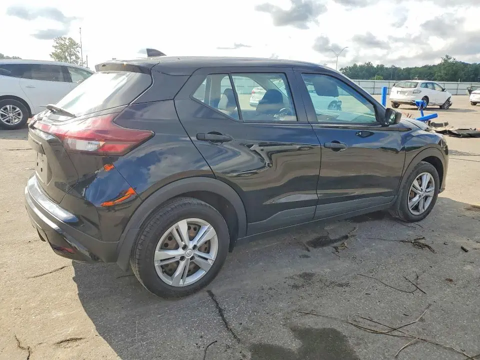 2023 NISSAN KICKS S  