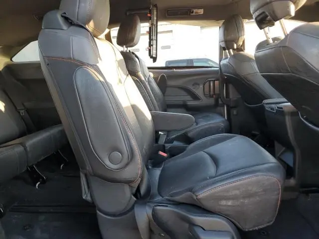 2023 TOYOTA SIENNA XSE  