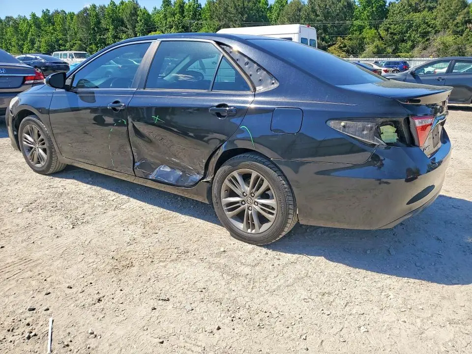 2017 TOYOTA CAMRY SE  