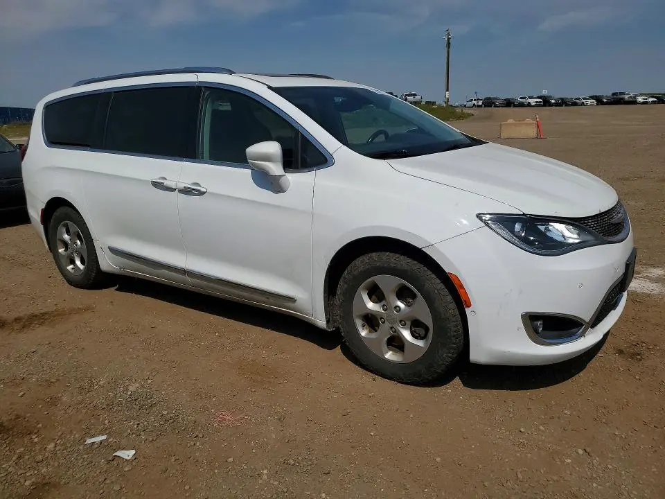 2017 CHRYSLER PACIFICA TOURING L PLUS  