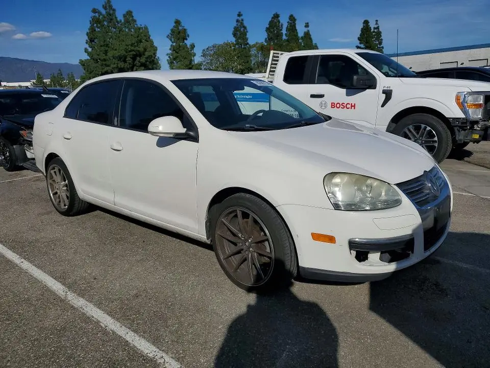 2010 VOLKSWAGEN JETTA S  