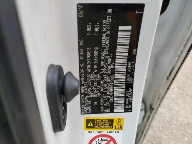 2017 TOYOTA HIGHLANDER SE  