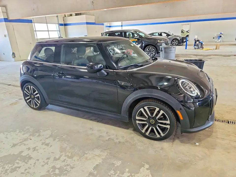 2022 MINI COOPER SE  