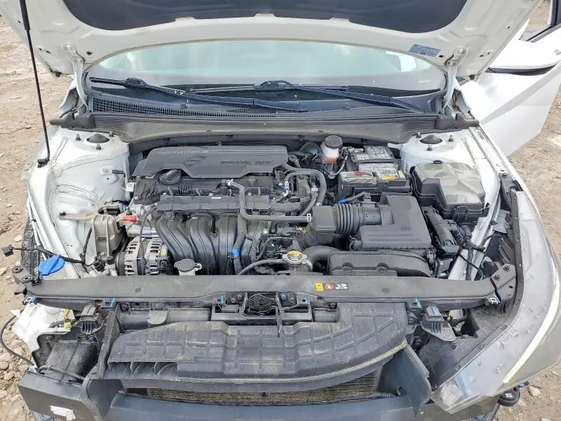 2023 HYUNDAI ELANTRA SE  