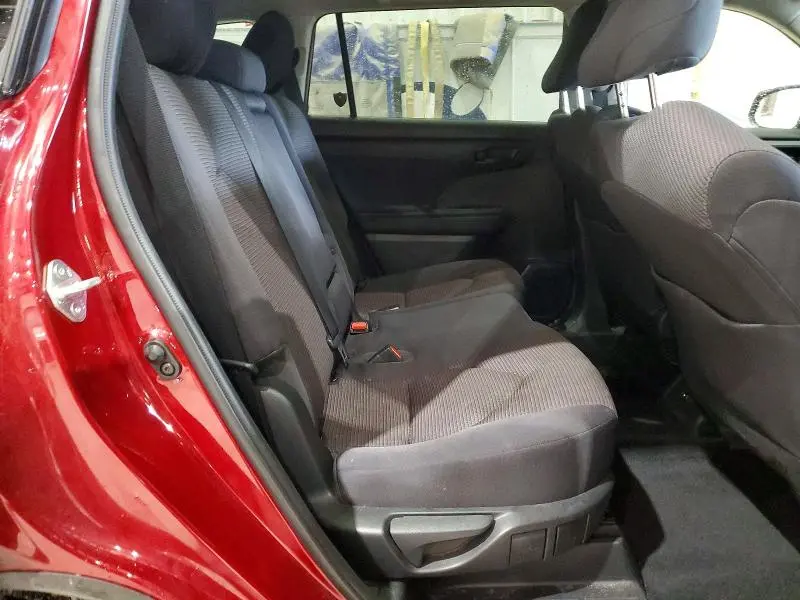 2020 TOYOTA HIGHLANDER LE  