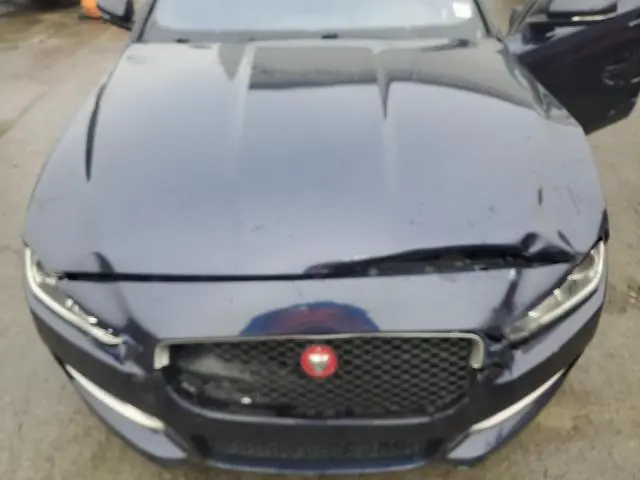 2017 JAGUAR XE R - SPORT  